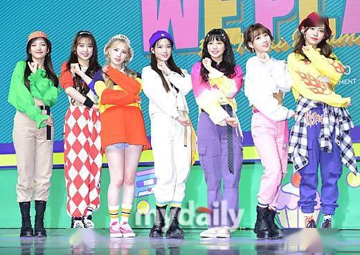 mdphoto韩国女团weekly第三张迷你专辑weplay发布会