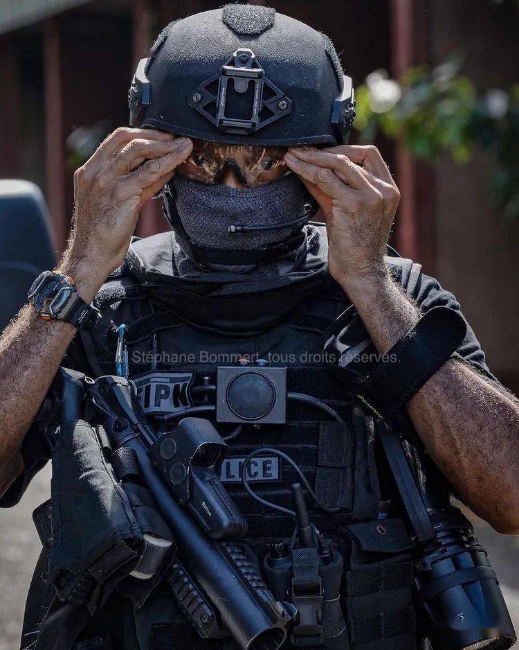 【法国raid图集】黑衣黑甲黑盔黑盾 绝对够酷