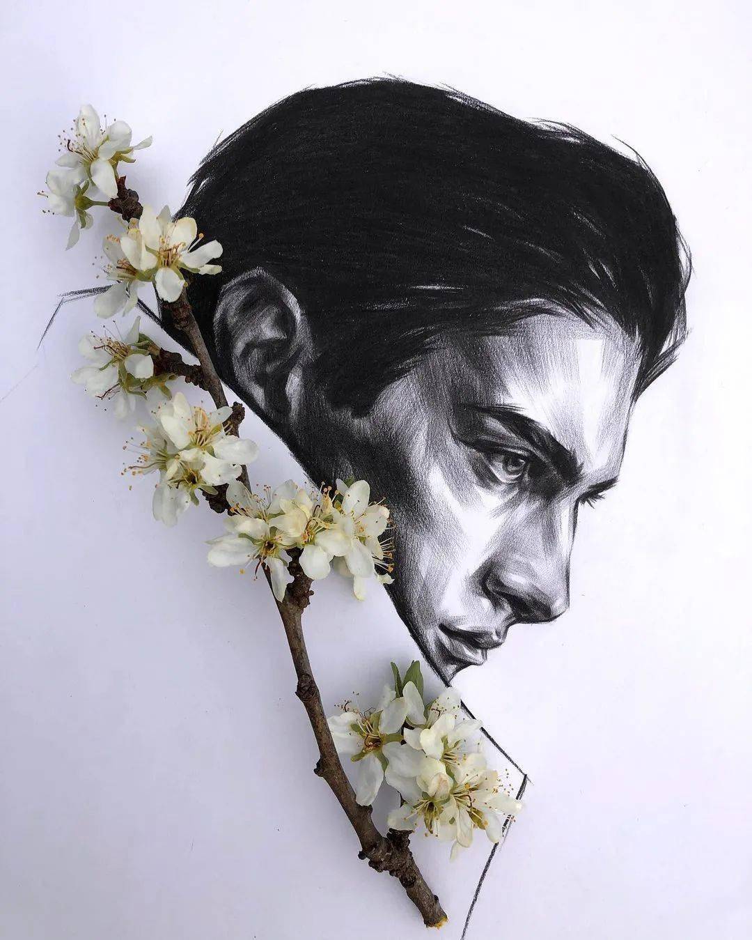 造型非常扎实的素描人像块面感好强