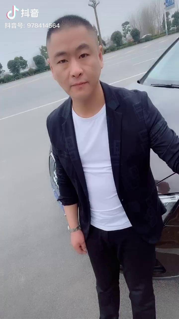 你会介意一个36岁的大叔还没有找到女朋友的男人吗如果不嫌弃的话认识