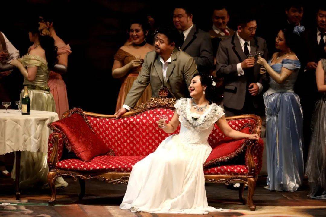 永不凋零的白色山茶花茶花女