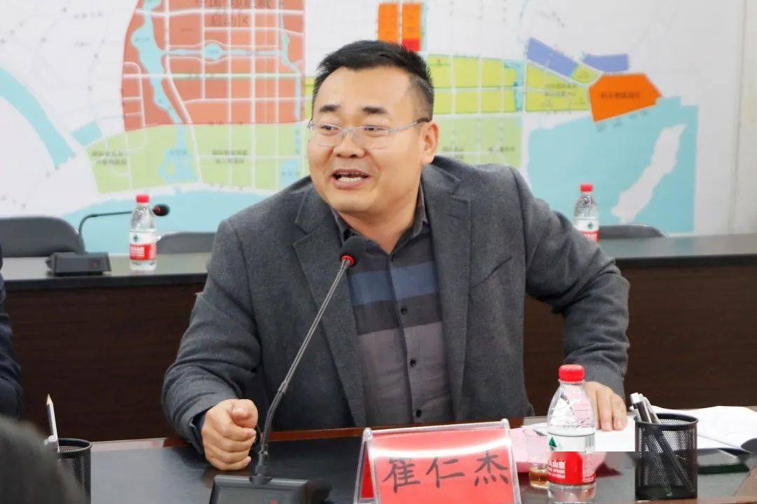 听完企业家们发言后,福清市检察院党组书记,检察长郑小波就今后服务