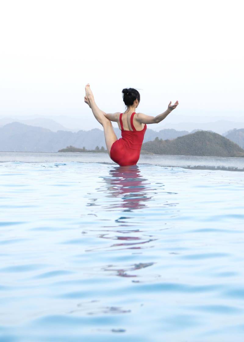 天外来仙来矮寨天桥仙居无边泳池偶遇湘西小姐姐