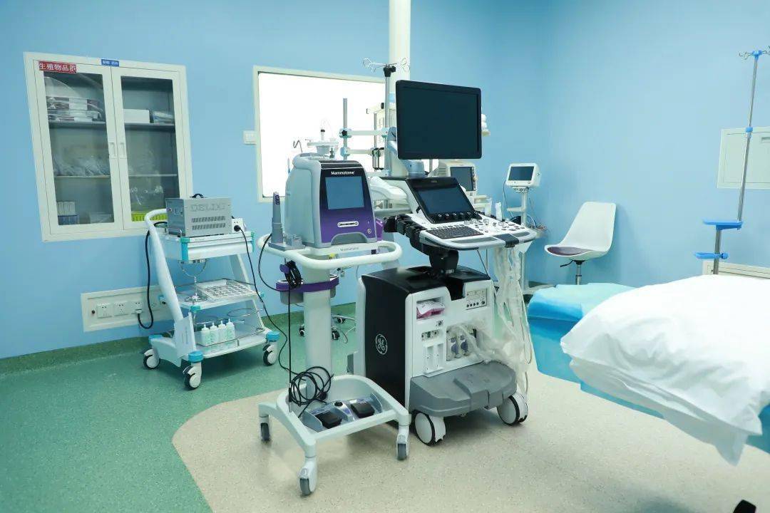 全球首例全新高度麦默通锐妍双向真空辅助乳房活检与旋切系统手术由