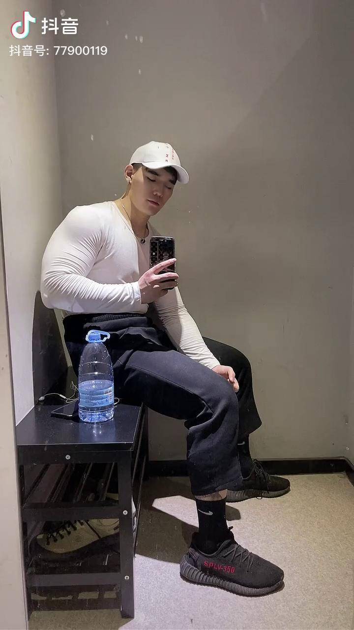 同城热门男友力男友臂我这手臂可以吧