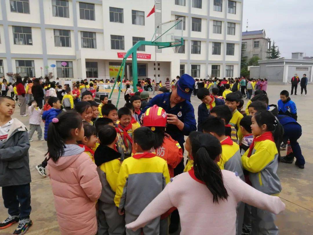 泸西县消防安全科普教育走进旧城镇中心小学