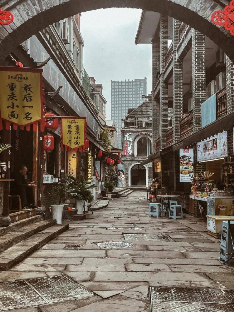 龙门浩老街 内陆最早开放通商码头的百年兴衰_重庆