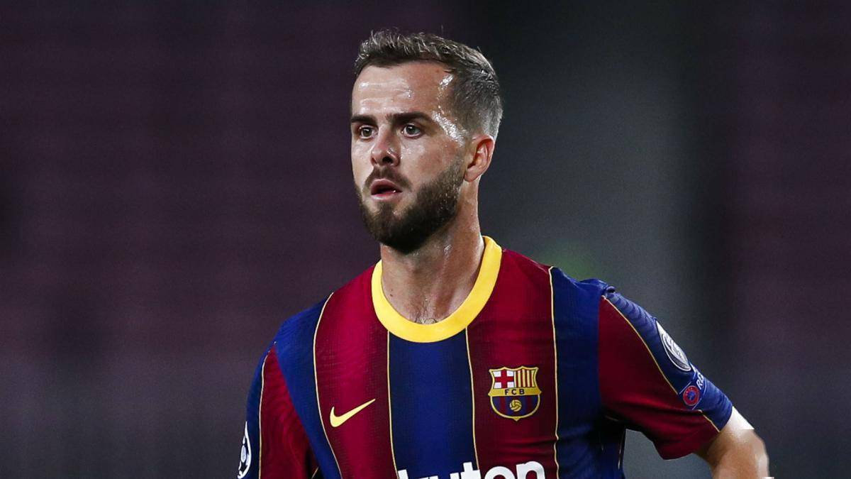 西媒:巴萨今夏将出售皮亚尼奇,科曼不满其态度