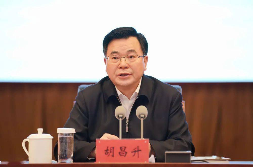 黑龙江新任省长胡昌升喊话领导干部要在自己办公室时间少一点在企业家