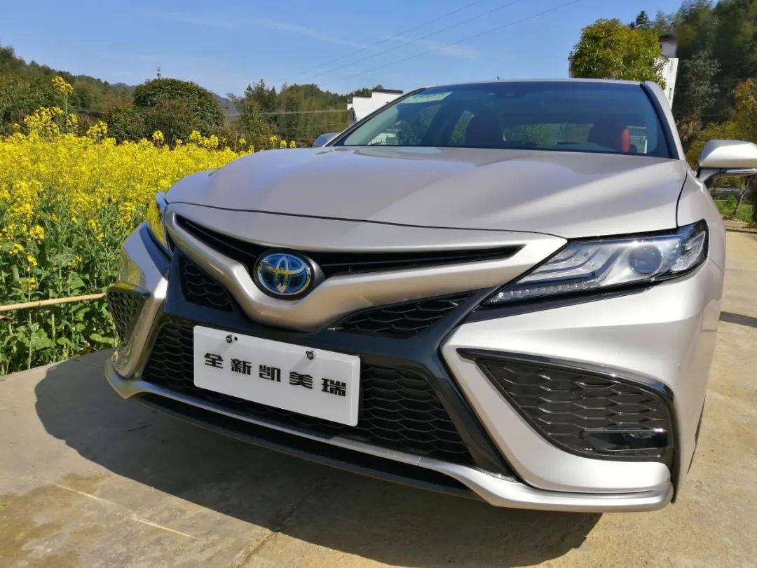 强者再进化 美丽婺源试驾全新凯美瑞