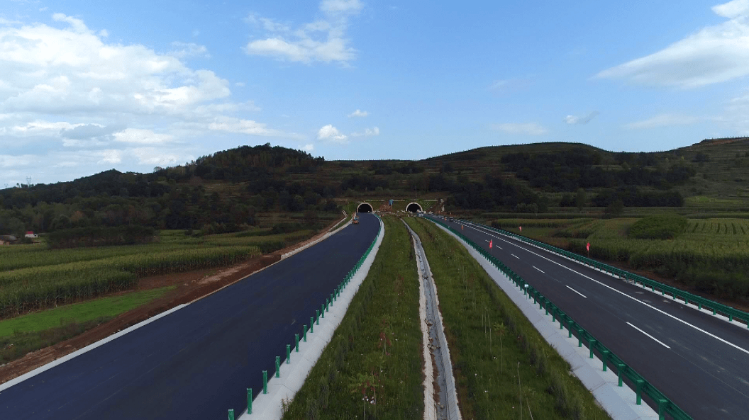 【项目建设镜追踪】平天高速华亭段项目工程完成95% 预计上半年建成