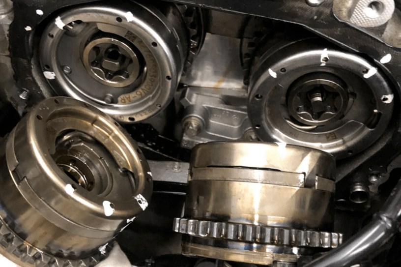 奔驰发动机维修案件04维修金额:10300元更换刹车助力器.