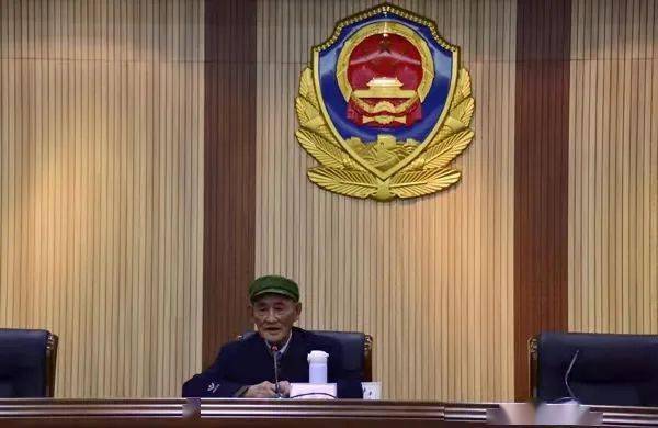 队伍教育整顿(十)丨黔江区公安局组织召开先进事迹报告会