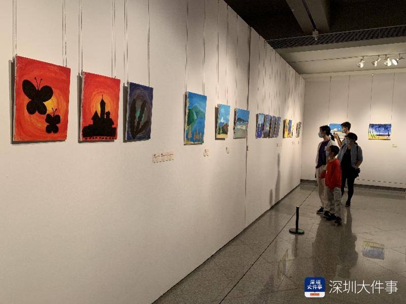 遇见星星的孩子公益画展在深圳关山月美术馆开展