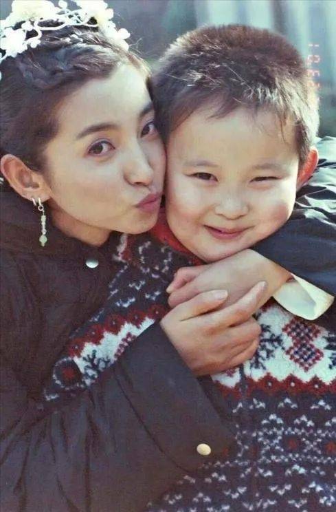 王京花年轻照片 46b0f7717ec64db6a23ac25a0c3c6b9b.jpeg