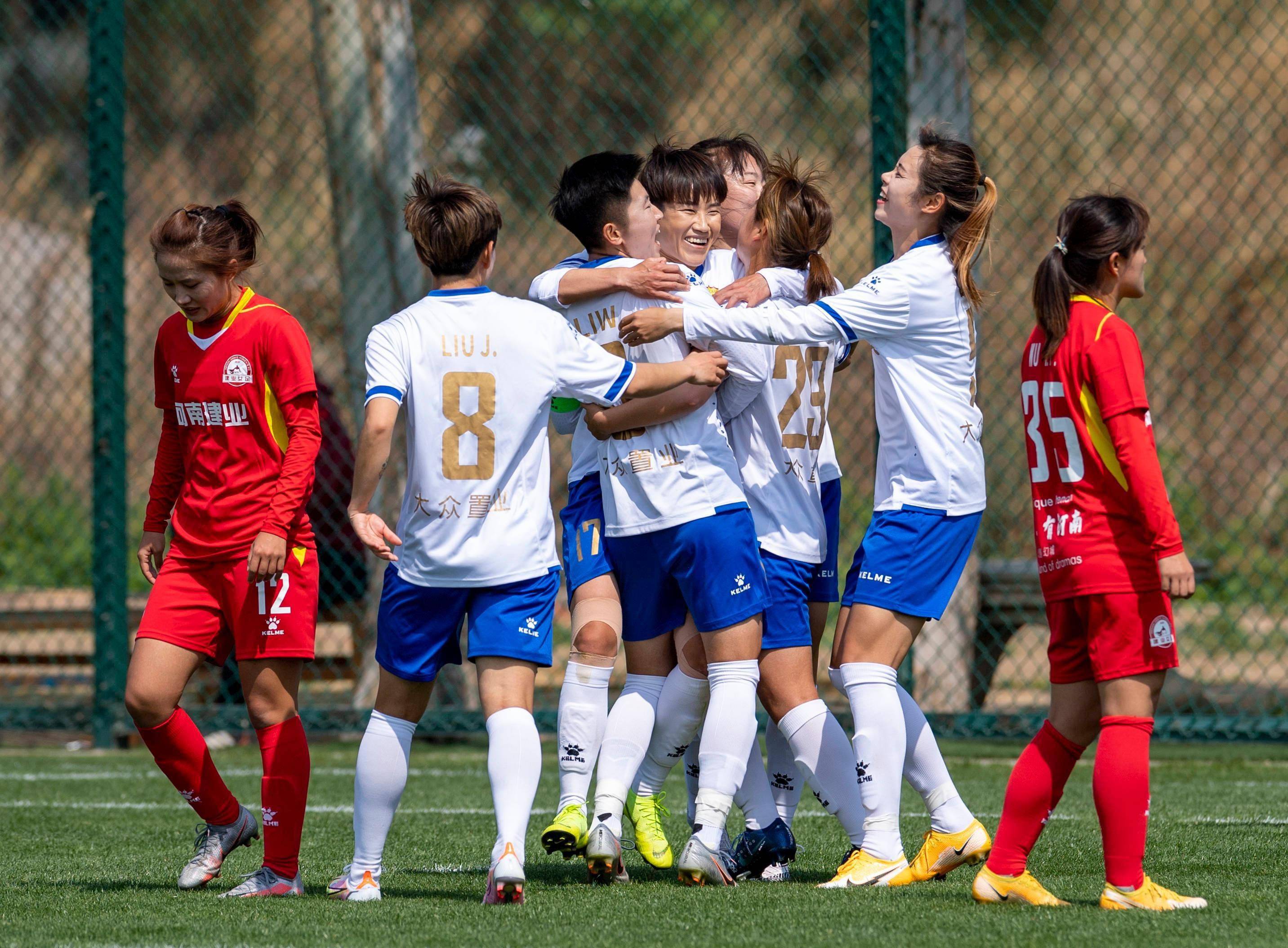 足球——全国女子锦标赛:长春大众置业胜河南建业女足_球员