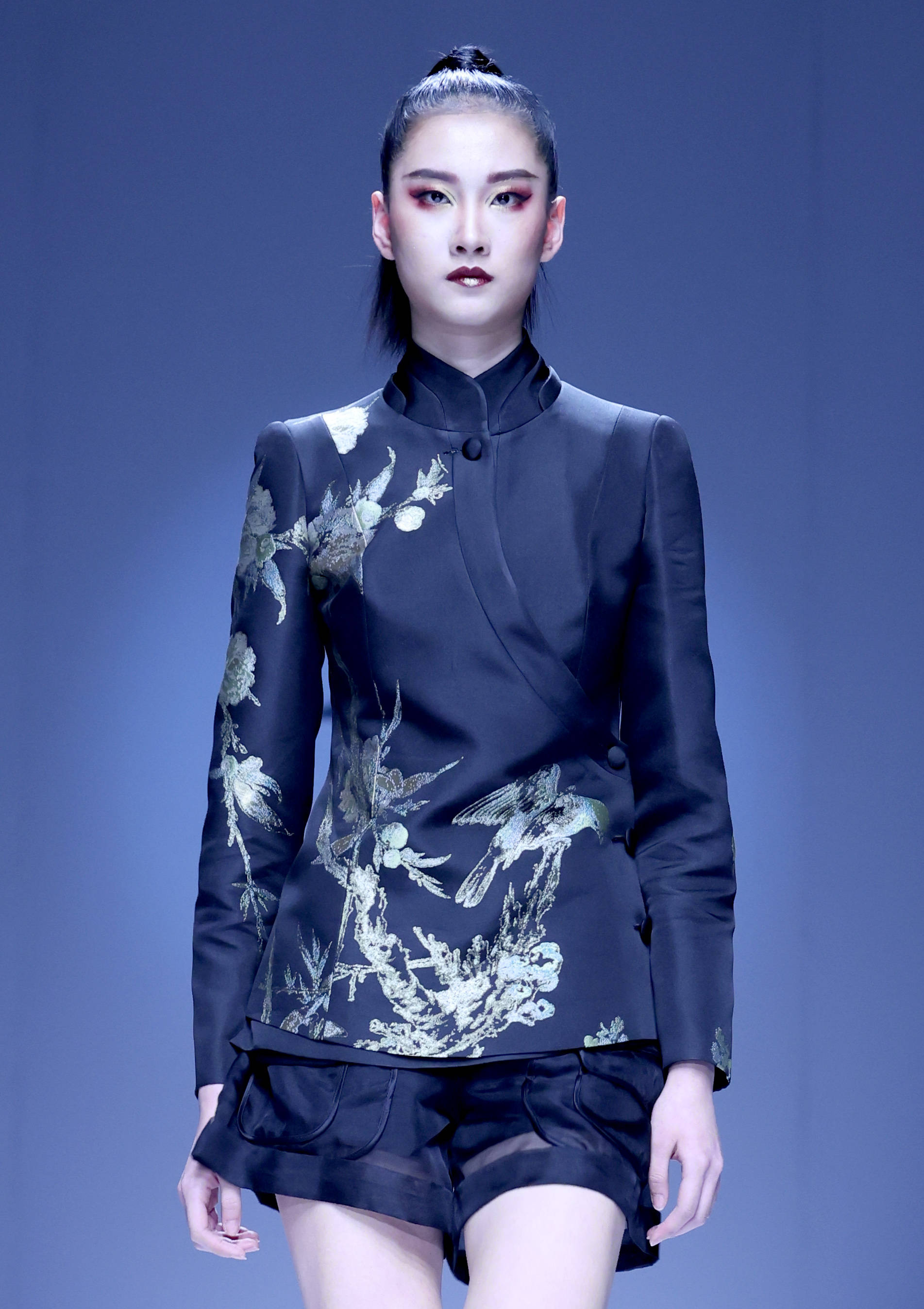 bt上久楷边惠中时装发布会在京举行