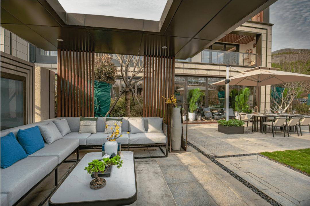 绿地·御山台叠墅样板间实拍图 院子·局部