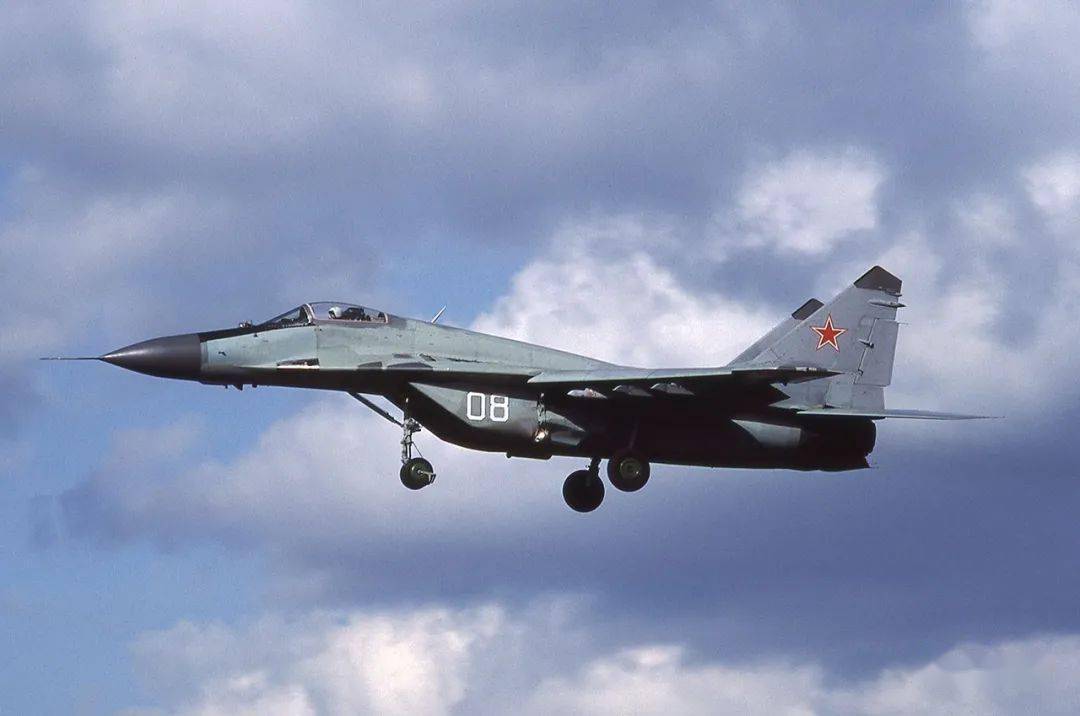帝国余辉:苏联空军驻东德部队1991～1994(三)_米格