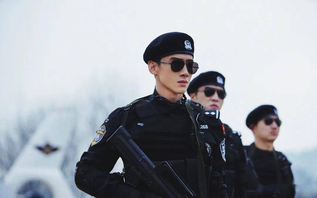 不过,他在内心深处私藏了一种"野心",特警队长邢克垒和乒乓球手徐坦