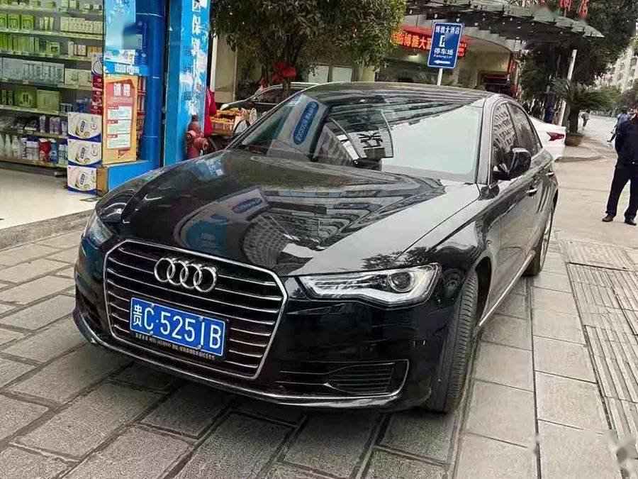 贵c5251b号牌汽车于3月18日08时16分在绥阳县解放南北占用人行道违法