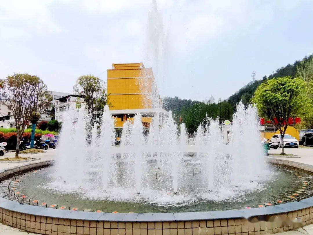 西教德育天地涧池乡九年一贯制学校好字好人生好字好学校