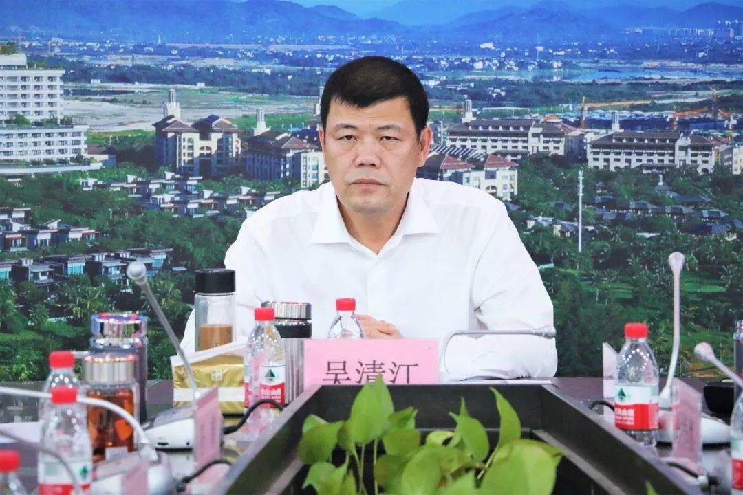 强化部署 海棠区召开村(社区)"两委"换届工作推进会议_吴清江