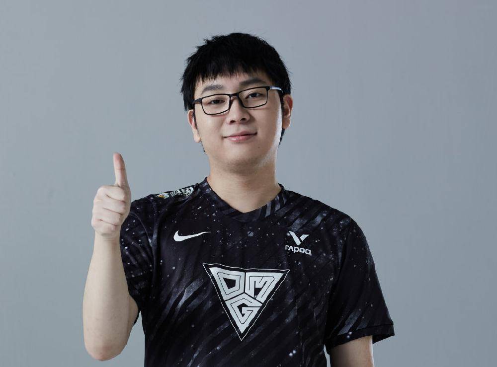 lpl再现"离谱型"选手!比赛1局未赢,排位钻2负胜率!_alielie