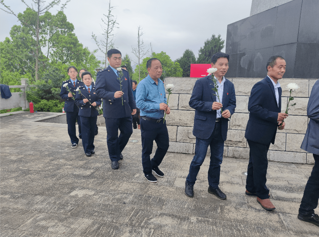 学党史感党恩乡村振兴再出发丨健跳镇组织全体一肩挑村干部开展主题