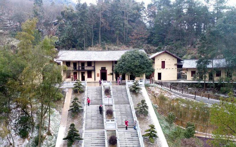 陶铸故居和纪念馆于1995年被命名为湖南省爱国主义教育基地,2005年被