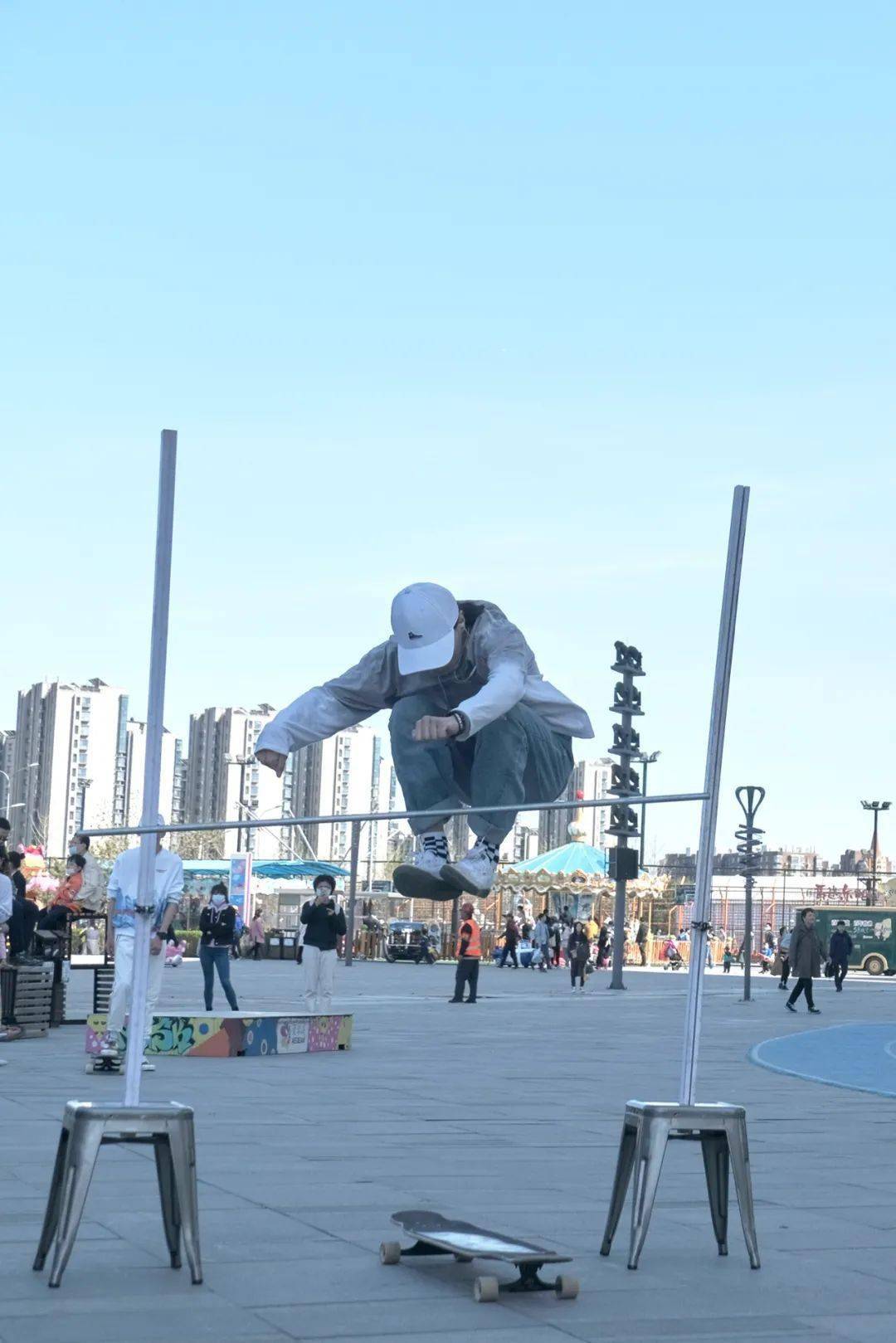 第二项「耐力赛」男子2分钟pop shovit女子1分钟 no comply同时感谢