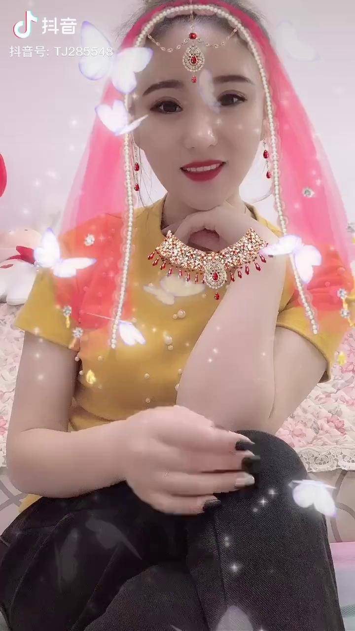 天竺少女沙里瓦妞你笑起来真的挺可爱