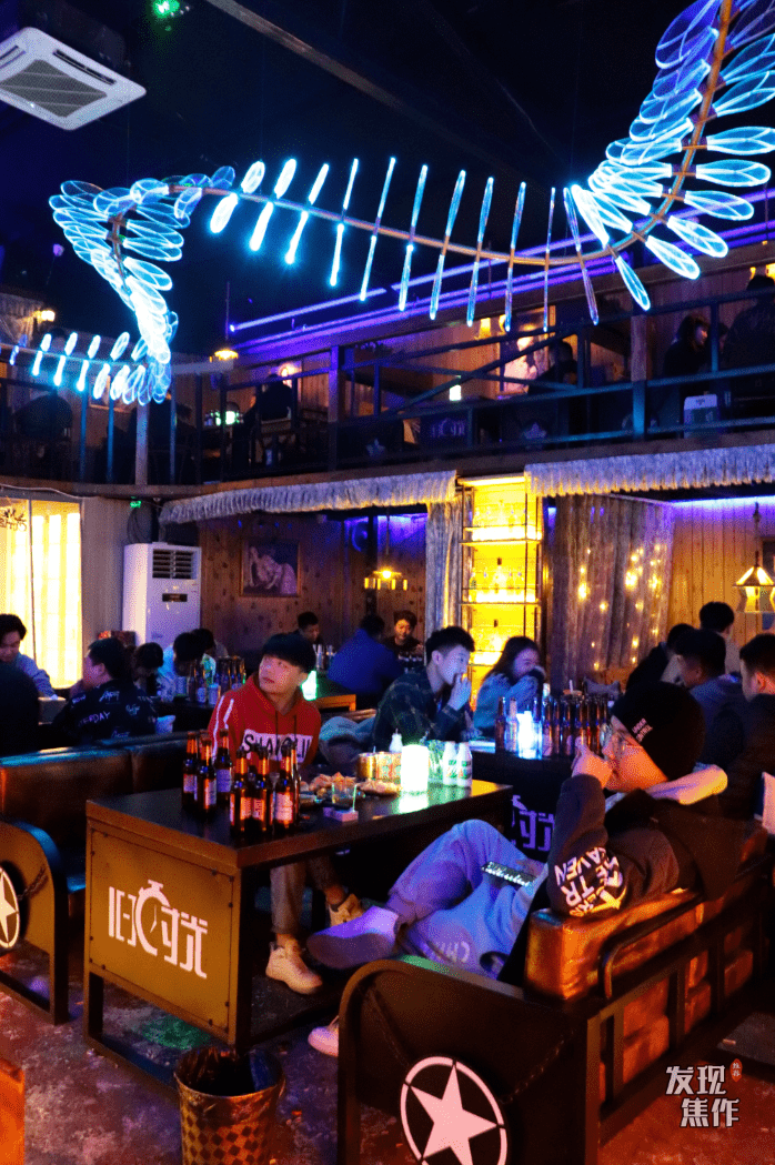 爽到凌晨不回家焦作这家网红酷炫酒吧气氛嗨爆你的肾上腺狂撒畅饮福利