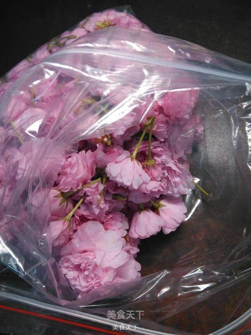 粉红的樱花季，带着春天的温柔。樱花控的你，一定要试试哦