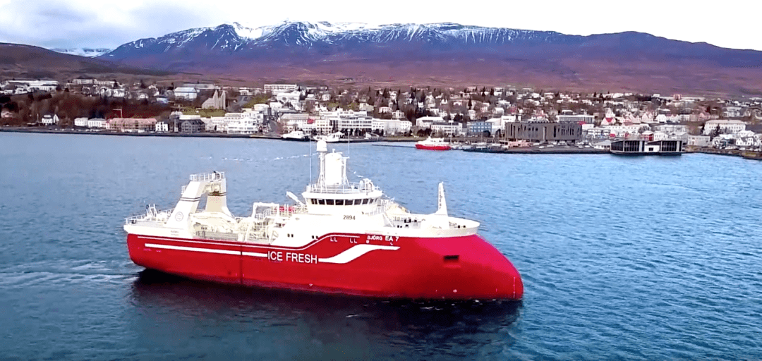 x船艏,冰岛55米拖网加工渔船