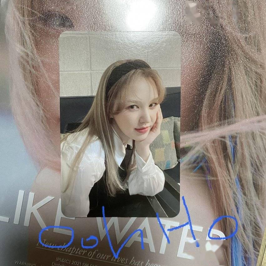 wendy《like water》特别小卡抢先看,就算没抽到看到也是赚到!_版本