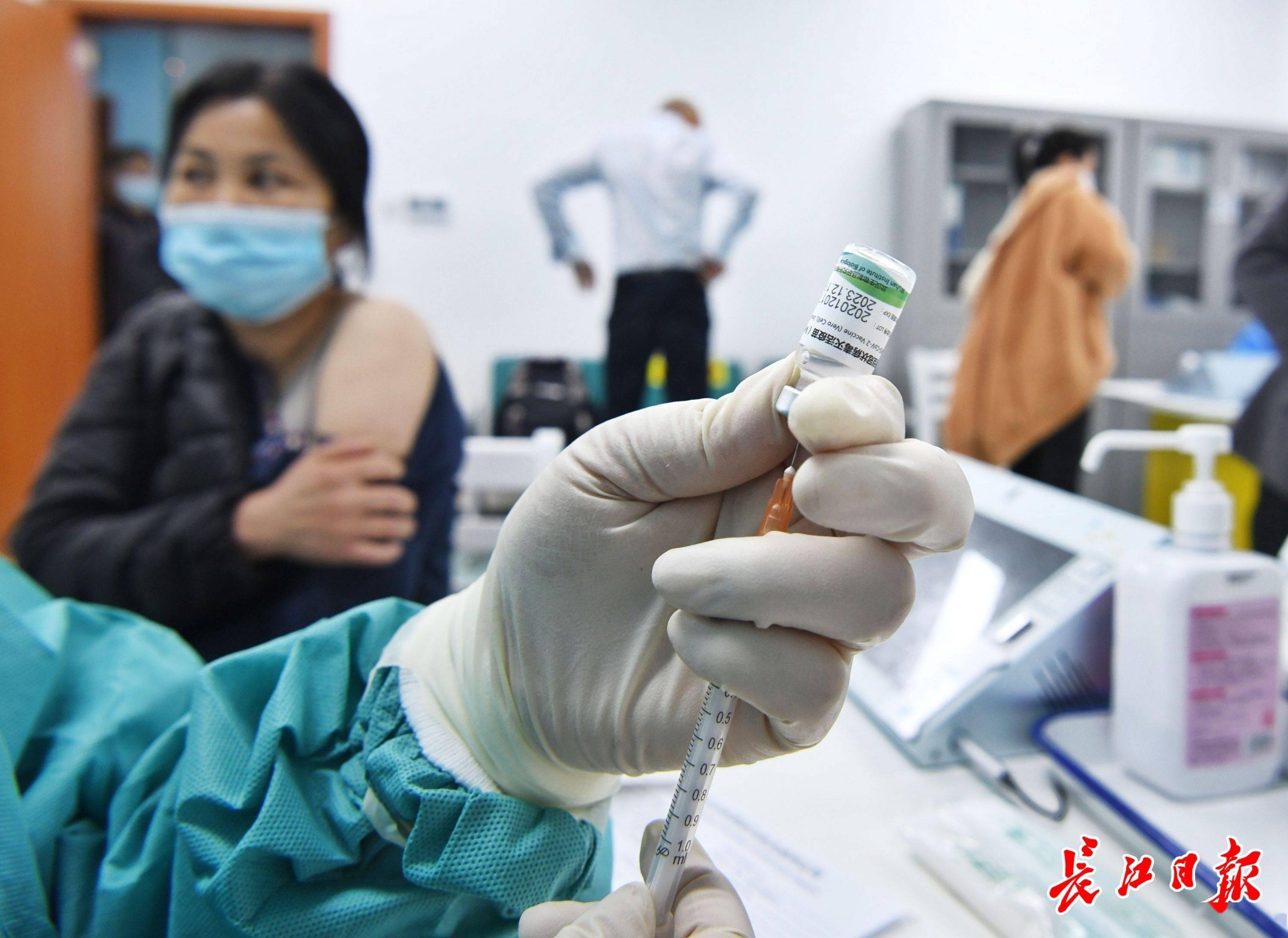 汉产新冠疫苗扩产,新科技馆来了,取件包装要退 | 今日大武汉_武契奇