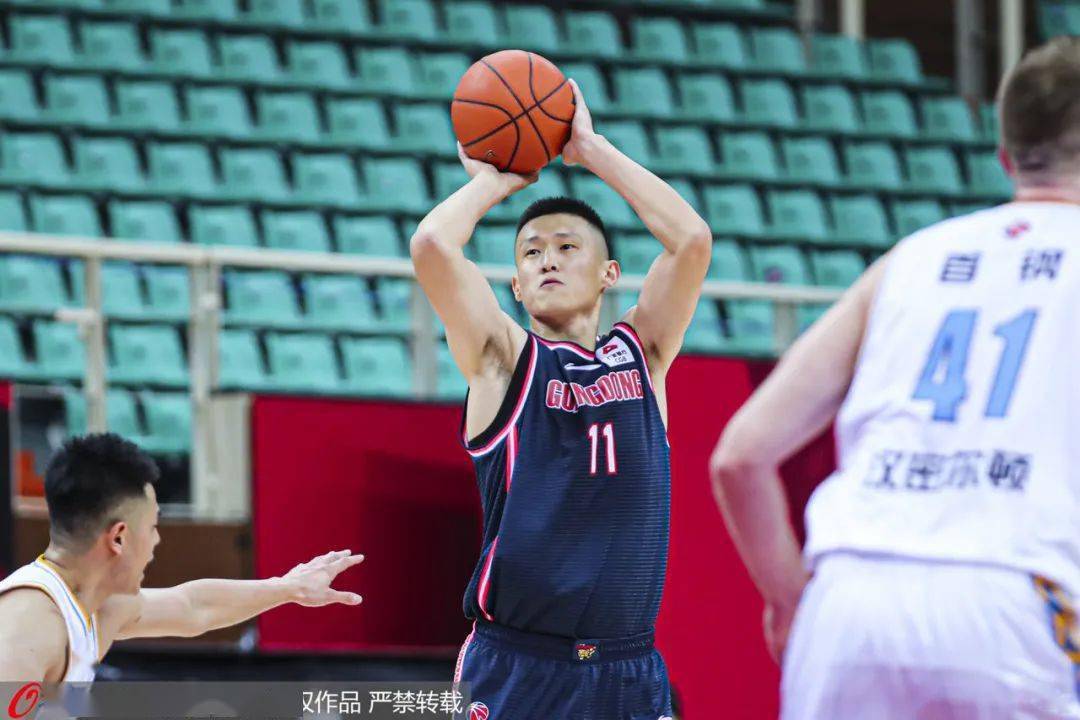 赵睿末节16分单骑救主华南虎力克首钢赛季四杀对手