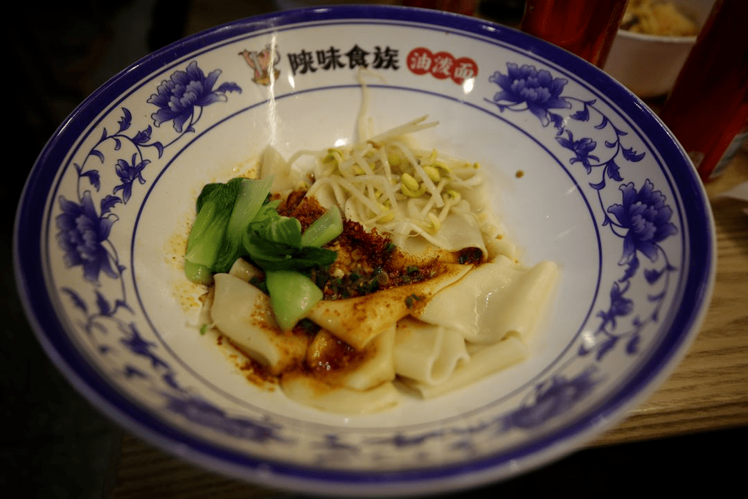 油泼面事件是真实的吗 4bd773b67add46c284680b8d4a83e527.png