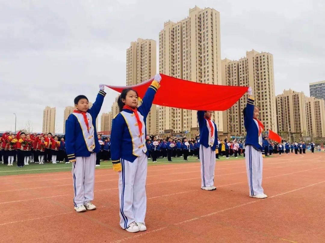 运动健体魄拼搏助成长济南市天桥区滨河左岸小学春季田径运动会