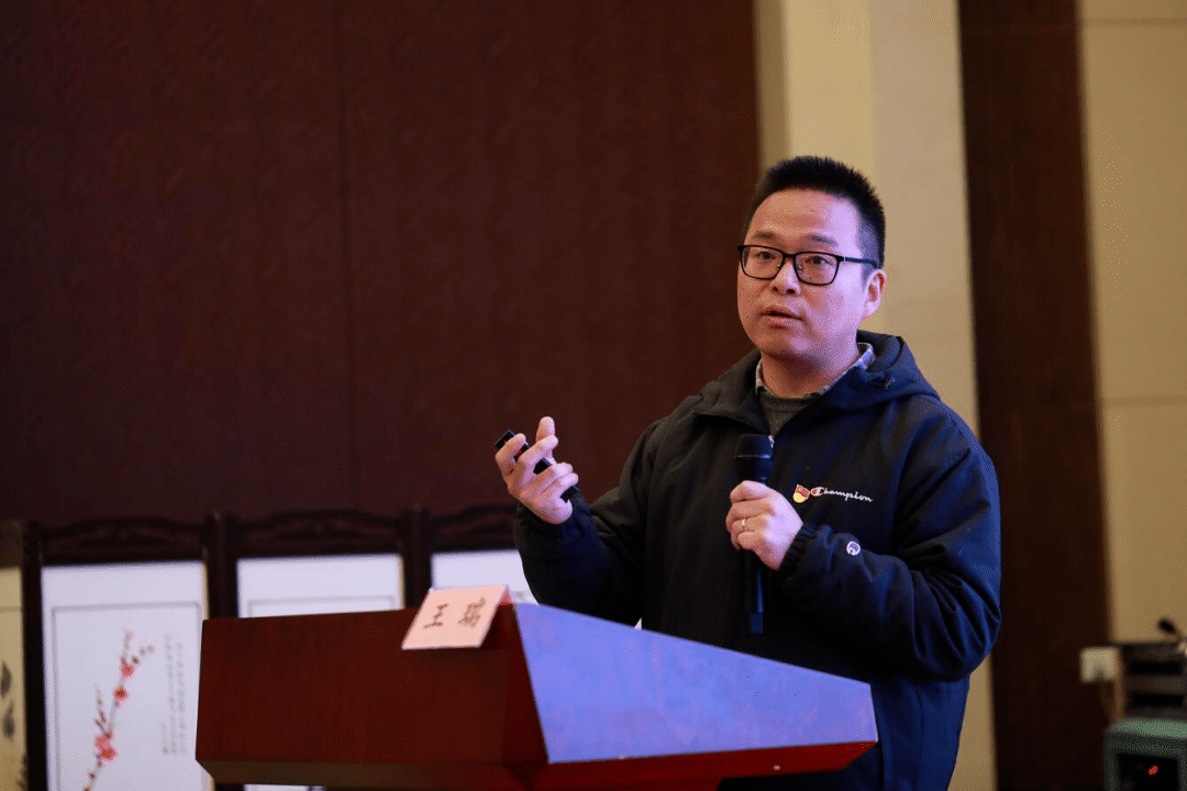 从普通老师到最年轻的二级学院院长,看这位"75"后教授的奋起之路_王瑞