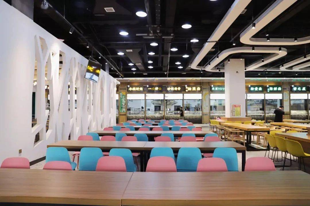 (点击查看照片变化)1923-2021食堂运动风采依旧显现即便如此 广大师生