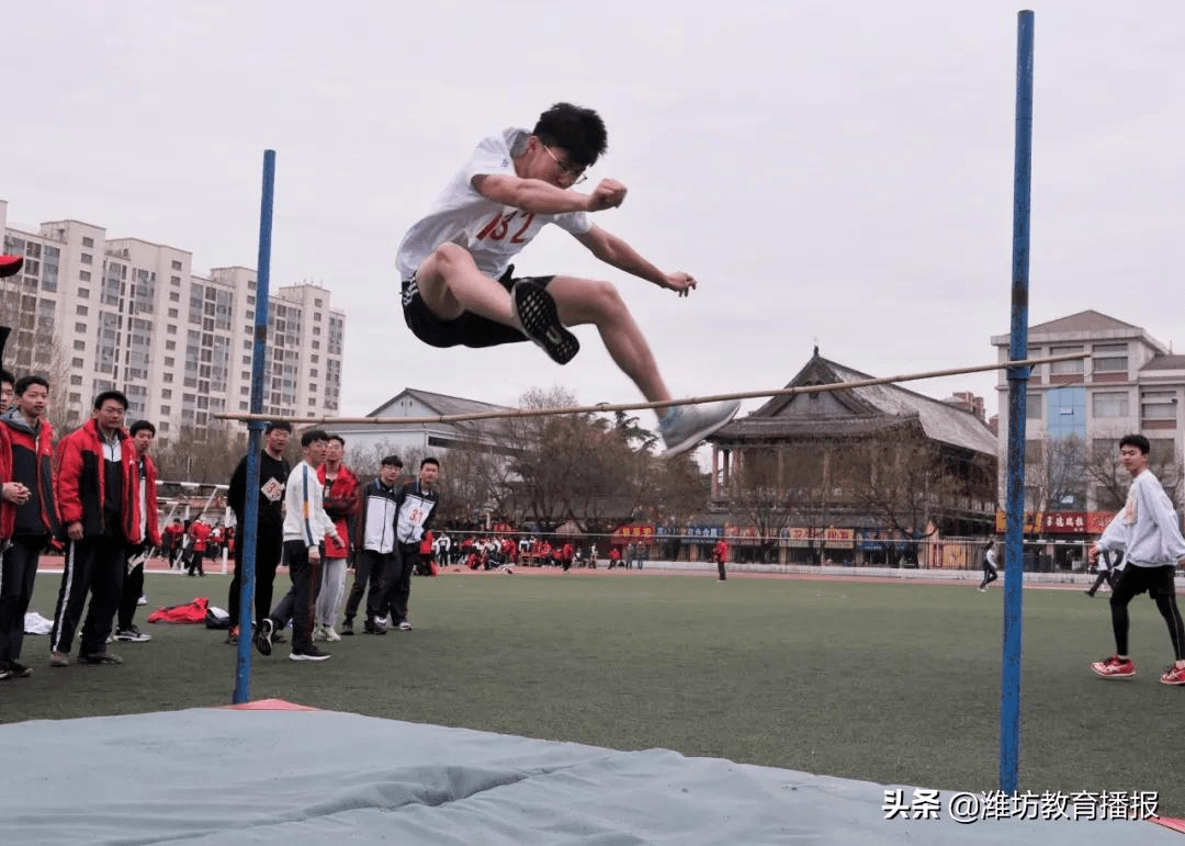 临朐一中举行2021年校园艺术节暨春季田径运动会