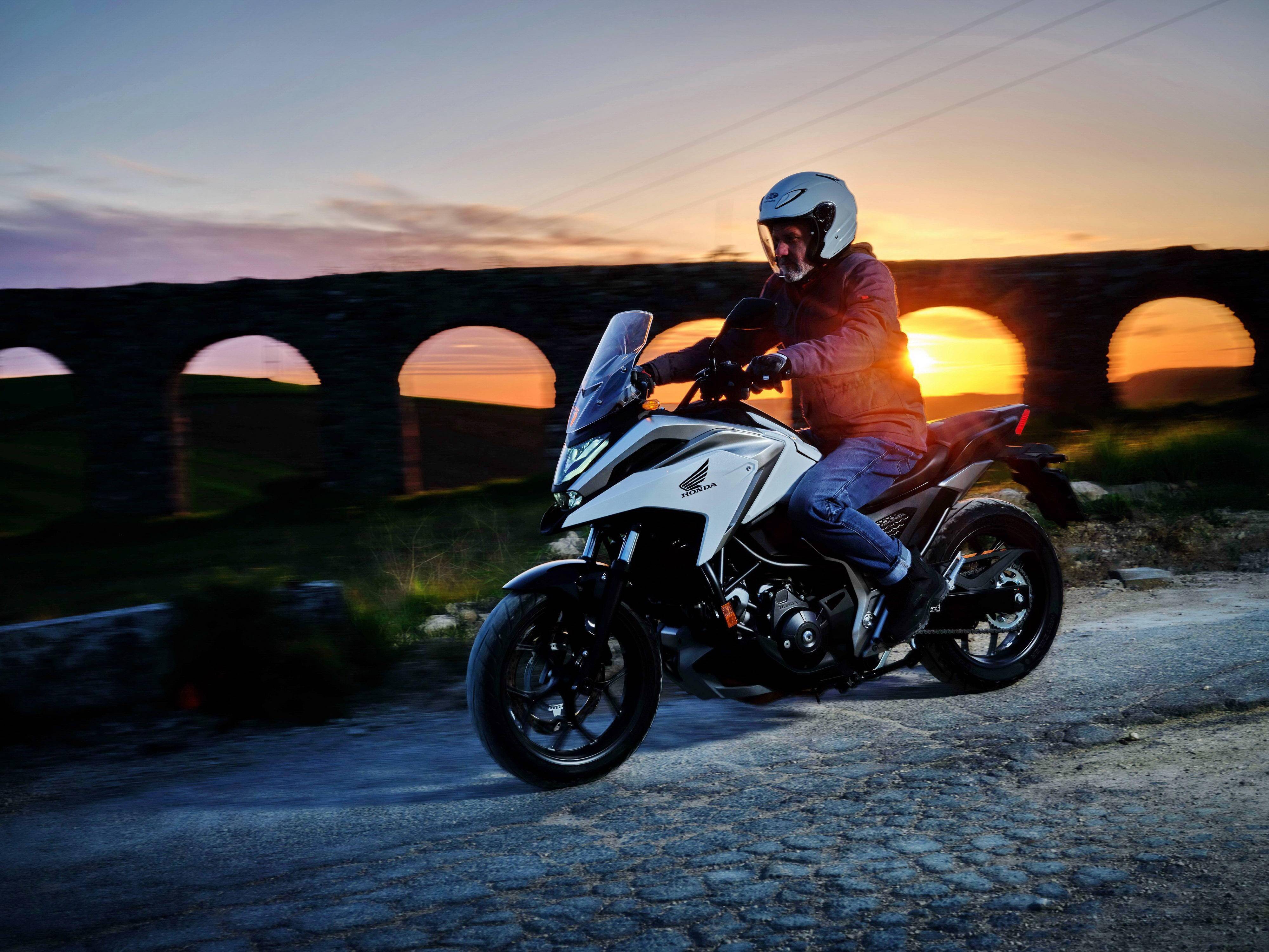 户外特写honda2021nc750x中型探险车