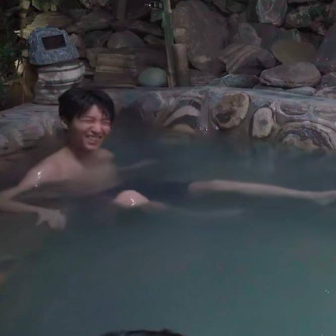 这是可以免费观看的吗王俊凯恰好是少年泡温泉预告王不露称号不保