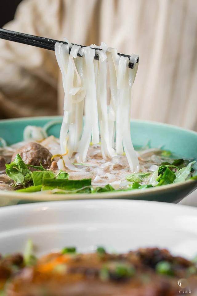 北京爆火10年的越南汤河粉来了一碗带你穿越胡志明