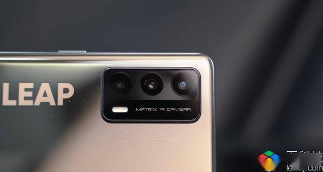 真我x7pro至尊版体验2299元的双曲面手机值吗