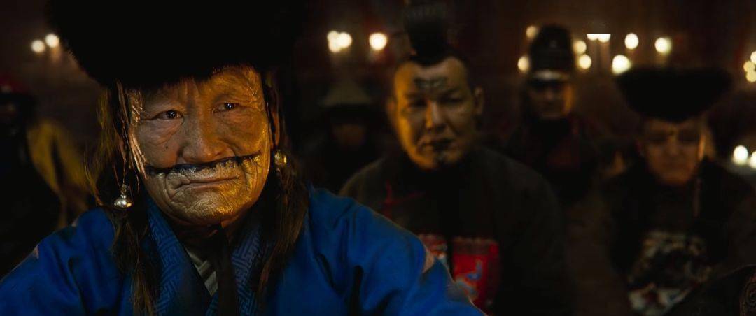 就如同《斯巴达300勇士》里的波斯人一样,《怒战狂心》中的蒙古人一样