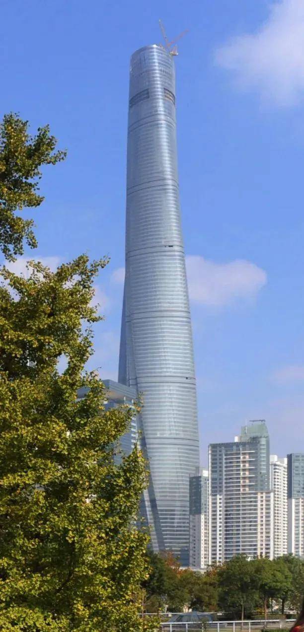 电影《大城大楼》在这里取景,和小布一同了解上海离天空最近的艺术之