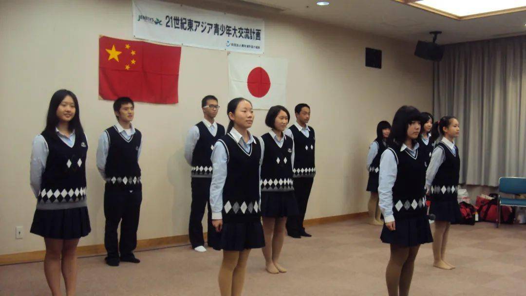 长三角四地教育联盟校歌联展7唱响校歌给党听上海市甘泉外国语中学